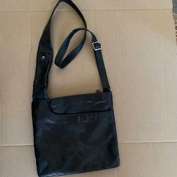 Radley of London black leather Crossbody - Picture 8 of 8